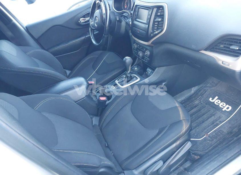 Photo 5 of 2015 Jeep Cherokee LATITUDE (VIN 1C4PJMCB4FW744478)