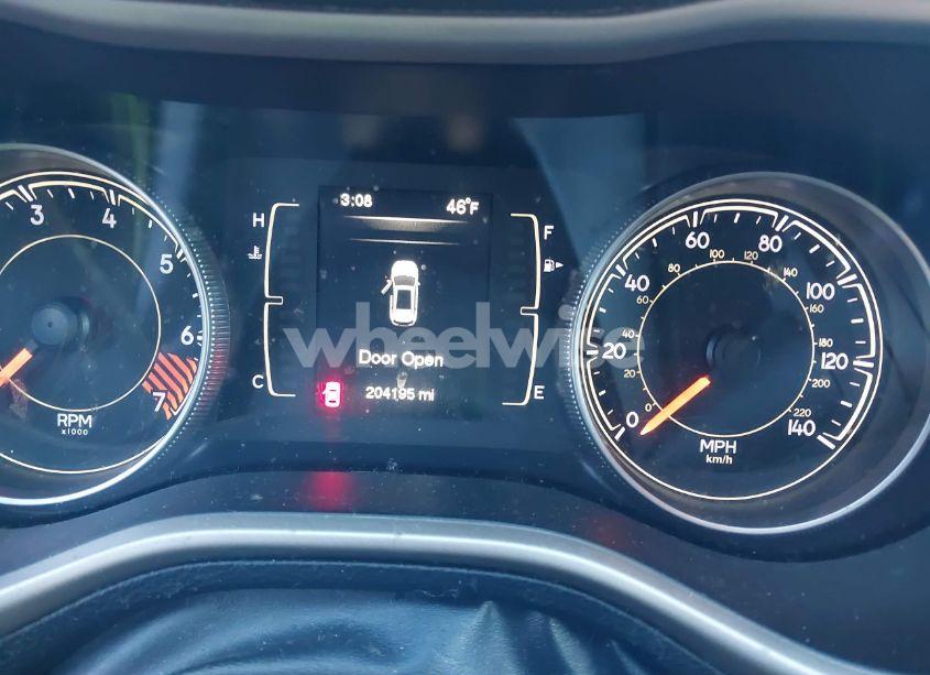 Photo 7 of 2015 Jeep Cherokee LATITUDE (VIN 1C4PJMCB4FW744478)