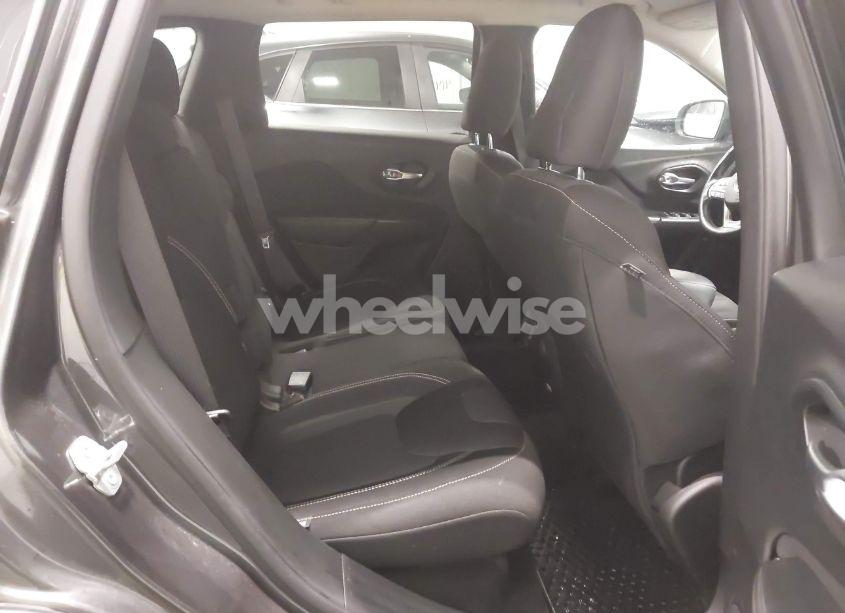 Photo 8 of 2015 Jeep Cherokee LATITUDE ALTITUDE (VIN 1C4PJMCB4FW750507)