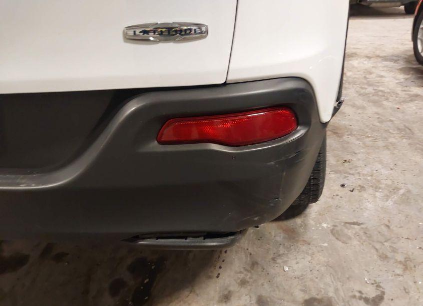 Photo 12 of 2015 Jeep Cherokee LATITUDE (VIN 1C4PJMCB4FW794457)