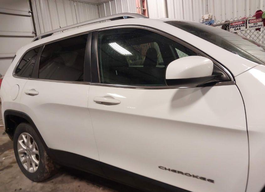 Photo 14 of 2015 Jeep Cherokee LATITUDE (VIN 1C4PJMCB4FW794457)