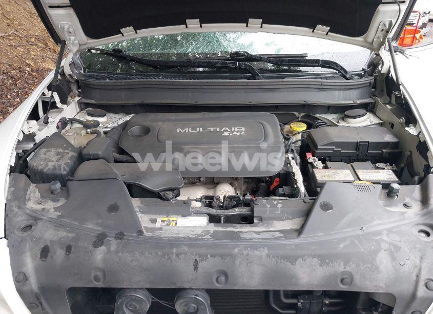 Photo 10 of 2016 Jeep Cherokee LATITUDE (VIN 1C4PJMCB4GW117832)