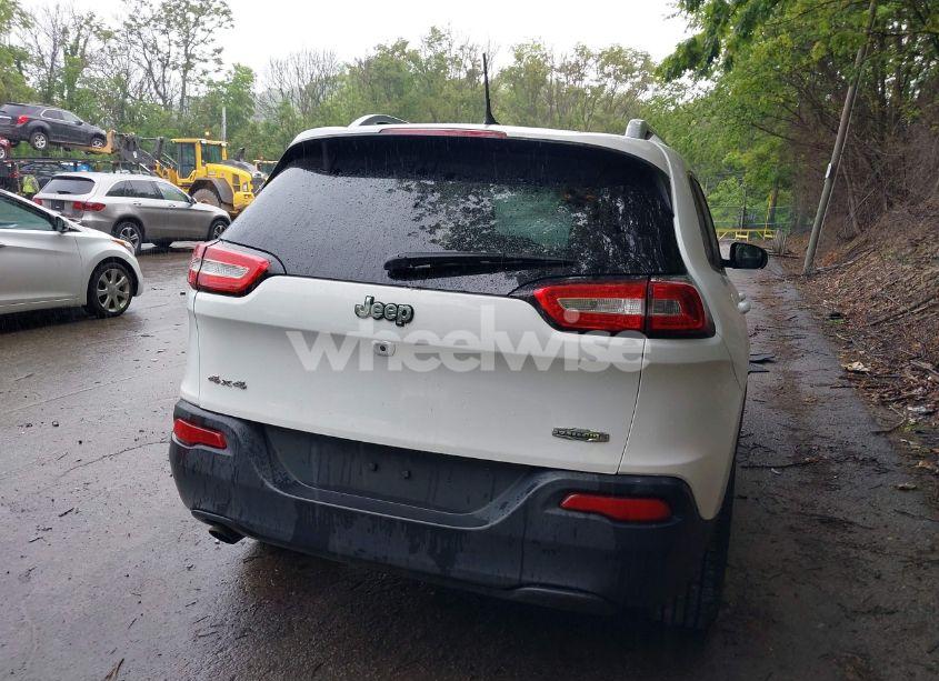 Photo 16 of 2016 Jeep Cherokee LATITUDE (VIN 1C4PJMCB4GW117832)