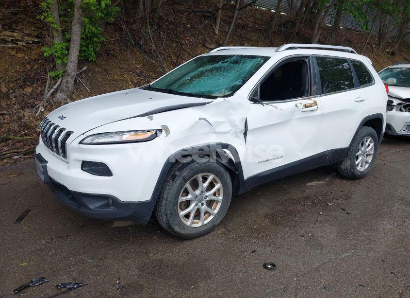 Photo 2 of 2016 Jeep Cherokee LATITUDE (VIN 1C4PJMCB4GW117832)