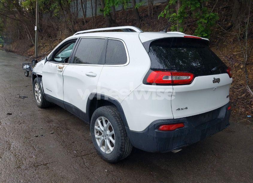 Photo 3 of 2016 Jeep Cherokee LATITUDE (VIN 1C4PJMCB4GW117832)