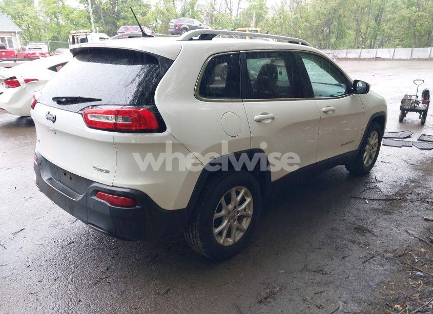 Photo 4 of 2016 Jeep Cherokee LATITUDE (VIN 1C4PJMCB4GW117832)