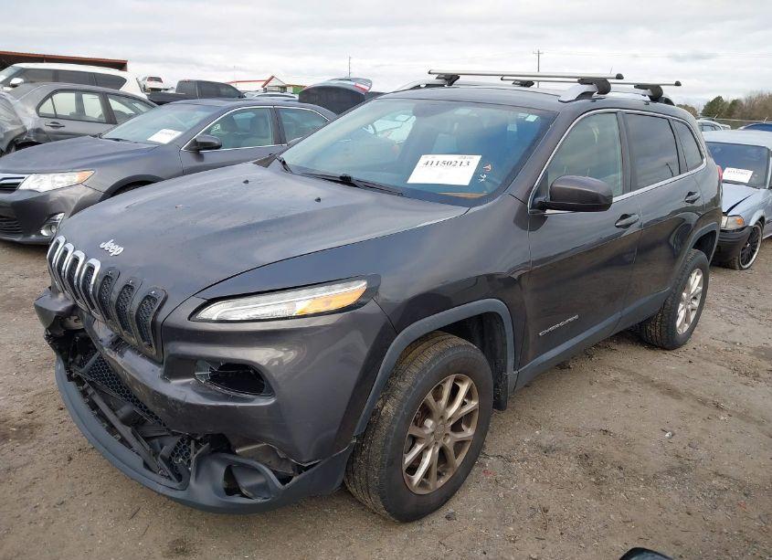 Photo 2 of 2016 Jeep Cherokee LATITUDE (VIN 1C4PJMCB4GW140009)