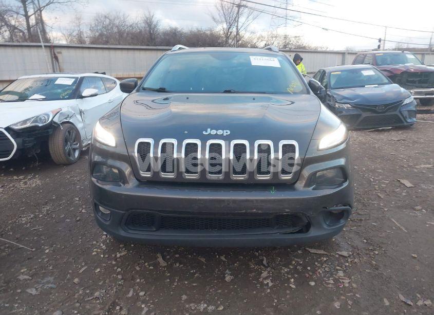 Photo 13 of 2016 Jeep Cherokee LATITUDE (VIN 1C4PJMCB4GW141886)