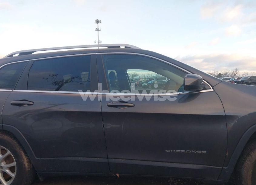 Photo 14 of 2016 Jeep Cherokee LATITUDE (VIN 1C4PJMCB4GW141886)