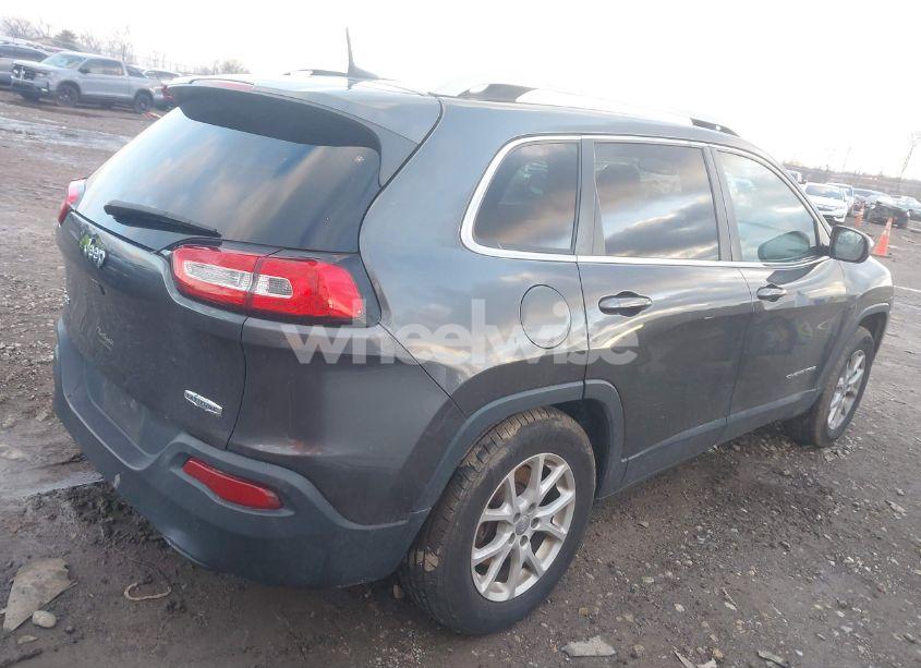 Photo 4 of 2016 Jeep Cherokee LATITUDE (VIN 1C4PJMCB4GW141886)