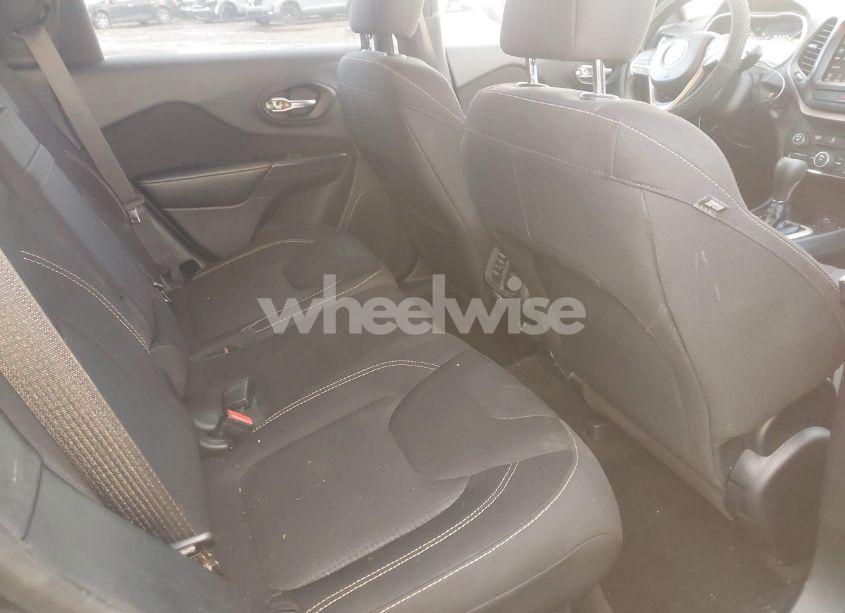 Photo 8 of 2016 Jeep Cherokee LATITUDE (VIN 1C4PJMCB4GW141886)