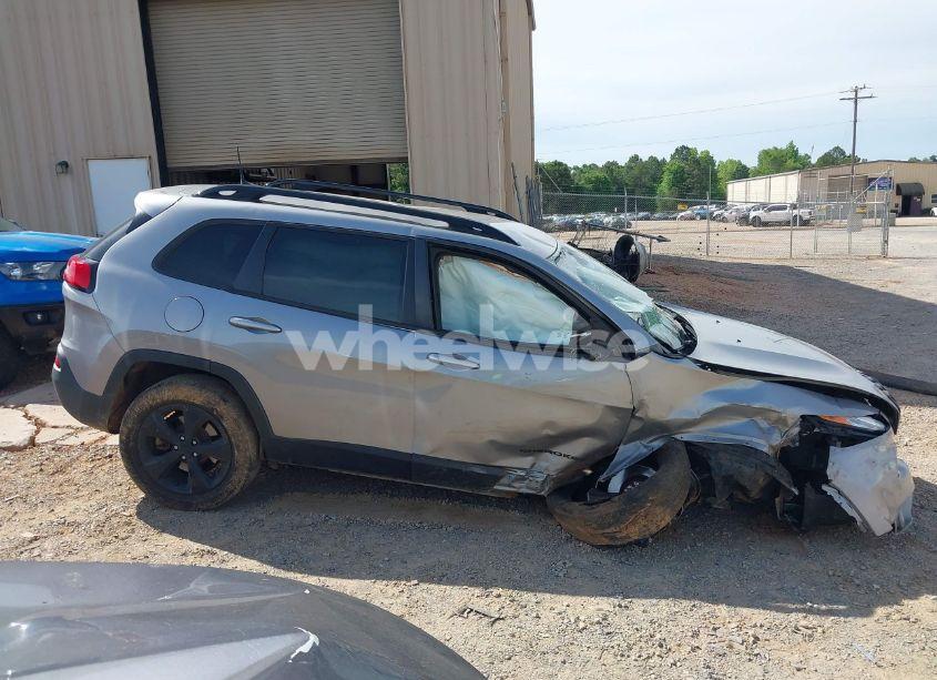 Photo 13 of 2016 Jeep Cherokee ALTITUDE (VIN 1C4PJMCB4GW182213)