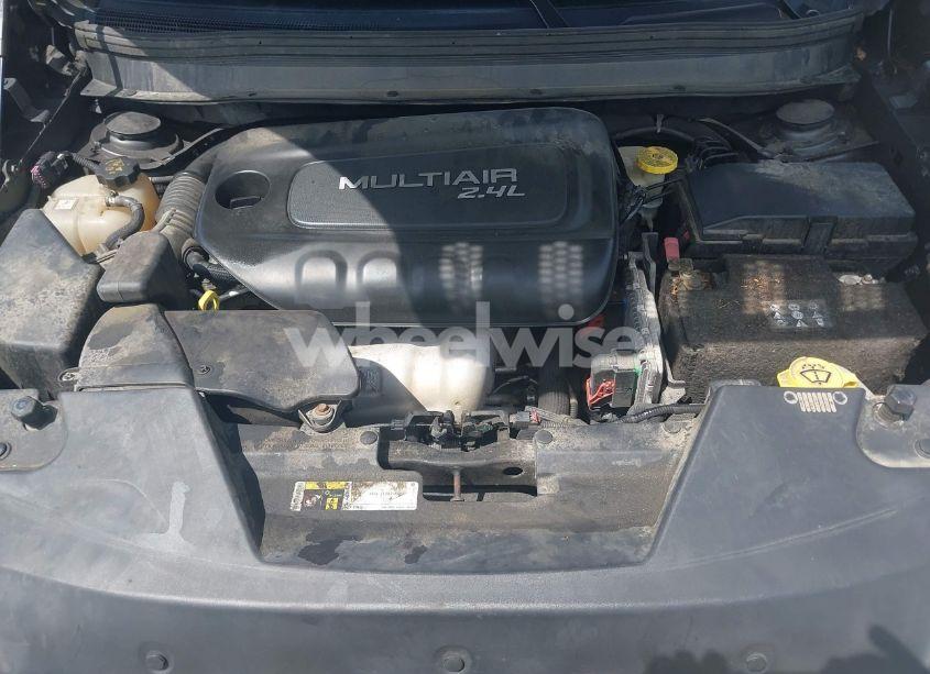 Photo 10 of 2016 Jeep Cherokee LATITUDE (VIN 1C4PJMCB4GW241454)