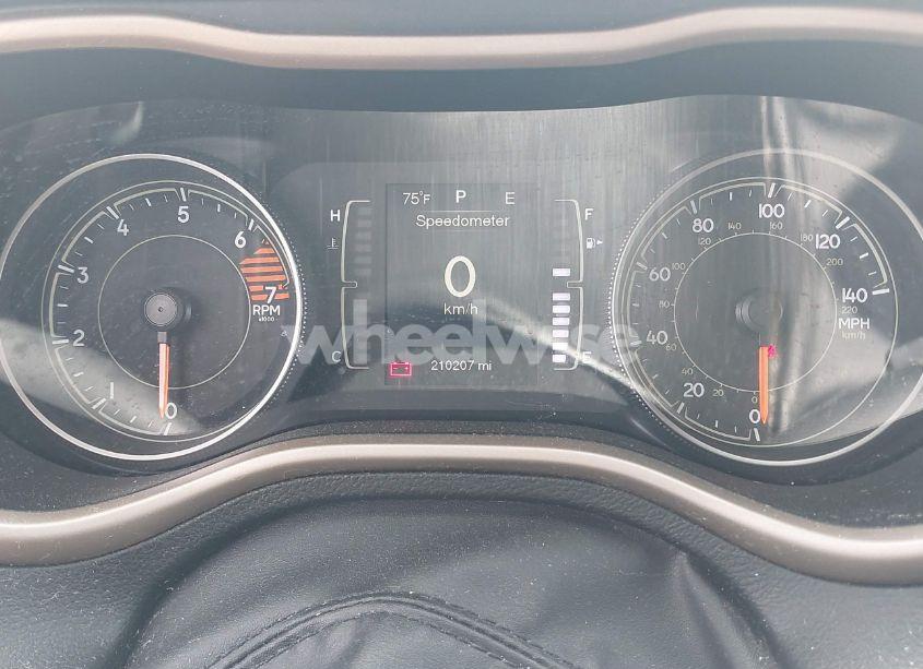 Photo 7 of 2016 Jeep Cherokee LATITUDE (VIN 1C4PJMCB4GW241454)