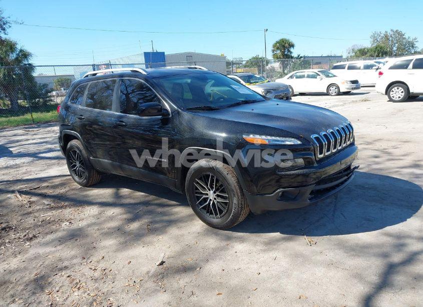 2017 Jeep Cherokee LATITUDE 4X4 (VIN 1C4PJMCB4HW575601) main photo
