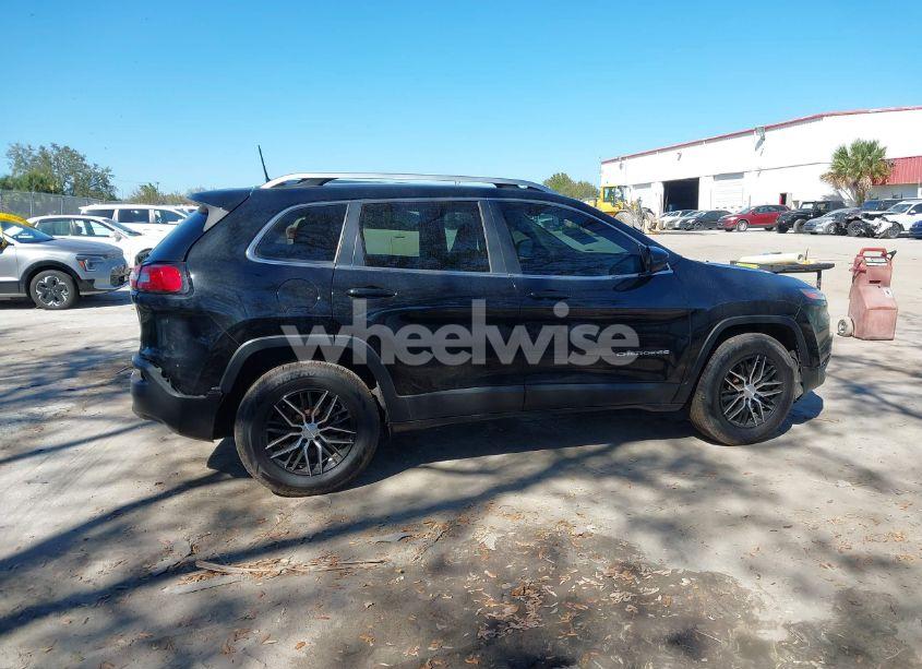 Photo 13 of 2017 Jeep Cherokee LATITUDE 4X4 (VIN 1C4PJMCB4HW575601)
