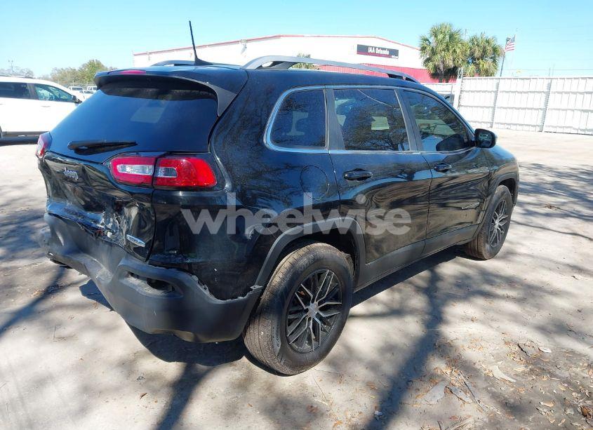 Photo 4 of 2017 Jeep Cherokee LATITUDE 4X4 (VIN 1C4PJMCB4HW575601)
