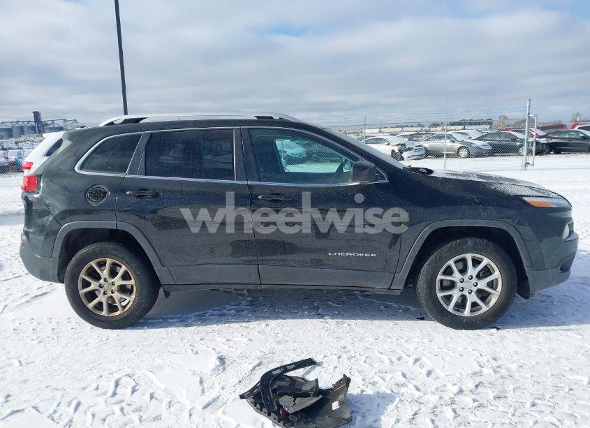 Photo 13 of 2017 Jeep Cherokee LATITUDE 4X4 (VIN 1C4PJMCB4HW605647)