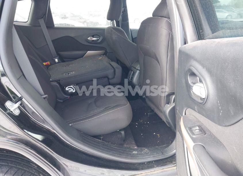 Photo 8 of 2017 Jeep Cherokee LATITUDE 4X4 (VIN 1C4PJMCB4HW605647)