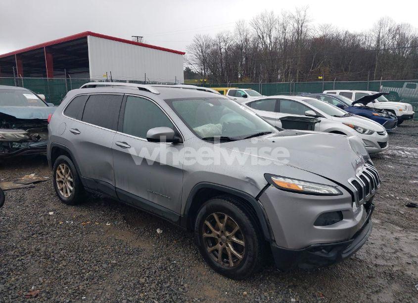 2017 Jeep Cherokee LATITUDE 4X4 (VIN 1C4PJMCB4HW633108) main photo