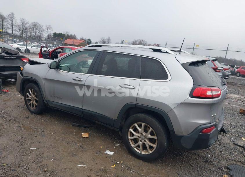 Photo 3 of 2017 Jeep Cherokee LATITUDE 4X4 (VIN 1C4PJMCB4HW633108)