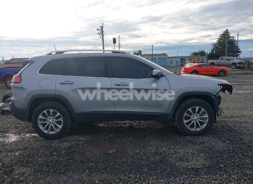 Photo 14 of 2019 Jeep Cherokee LATITUDE 4X4 (VIN 1C4PJMCB4KD120833)
