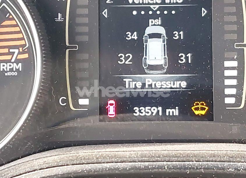 Photo 16 of 2019 Jeep Cherokee LATITUDE 4X4 (VIN 1C4PJMCB4KD120833)