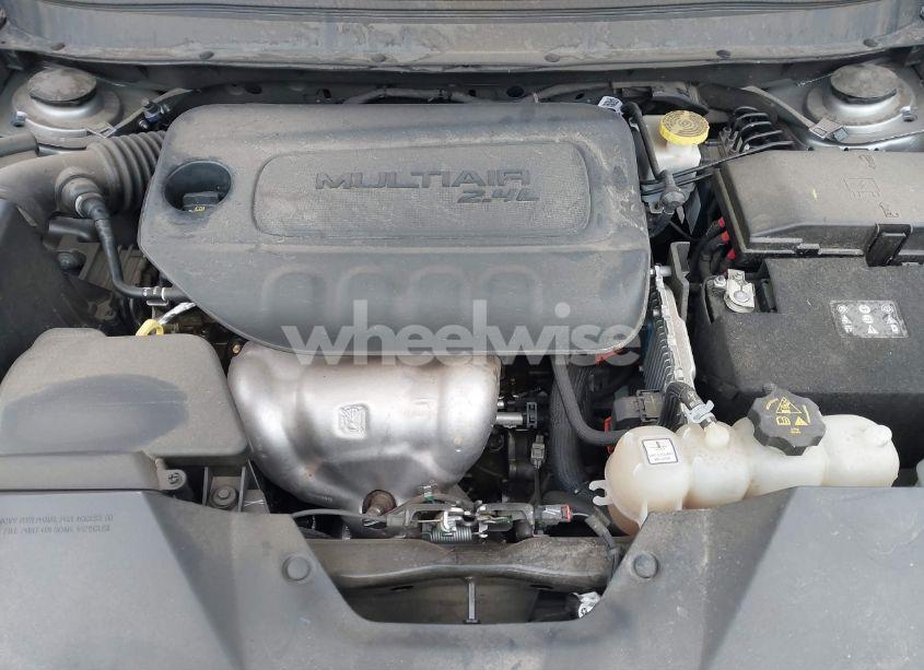 Photo 10 of 2019 Jeep Cherokee LATITUDE 4X4 (VIN 1C4PJMCB4KD425944)