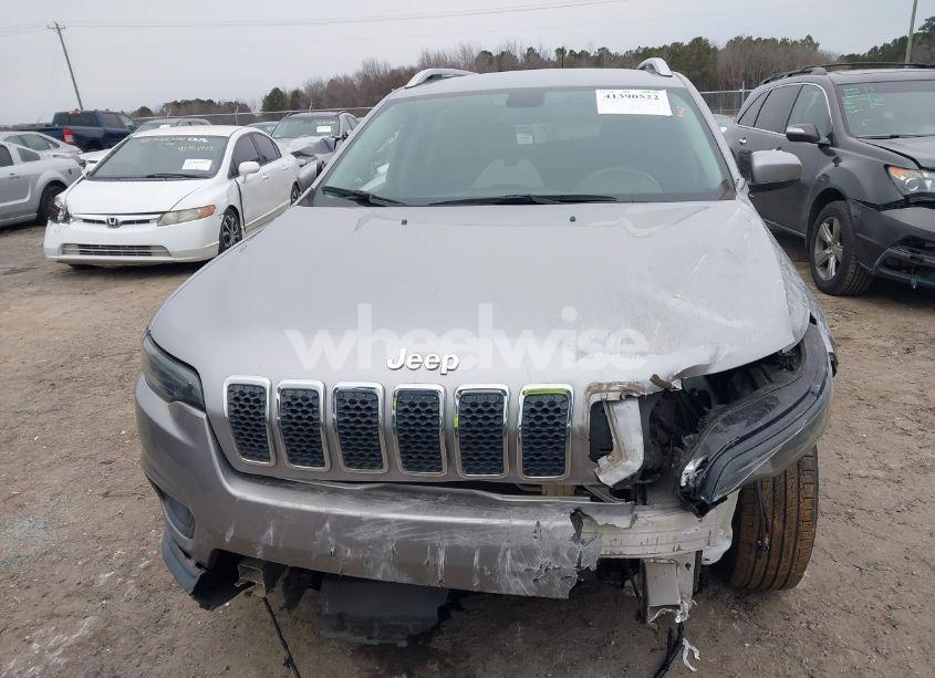 Photo 13 of 2019 Jeep Cherokee LATITUDE 4X4 (VIN 1C4PJMCB4KD425944)