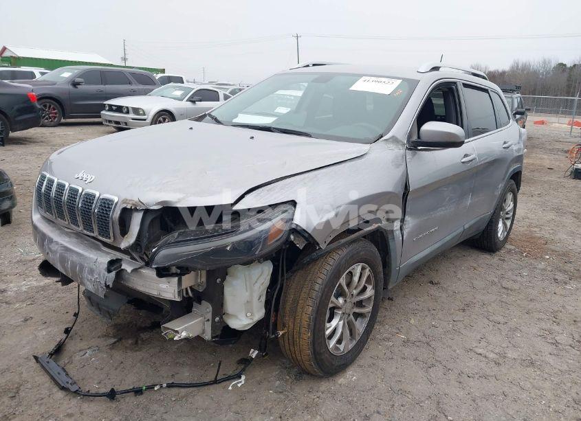 Photo 2 of 2019 Jeep Cherokee LATITUDE 4X4 (VIN 1C4PJMCB4KD425944)