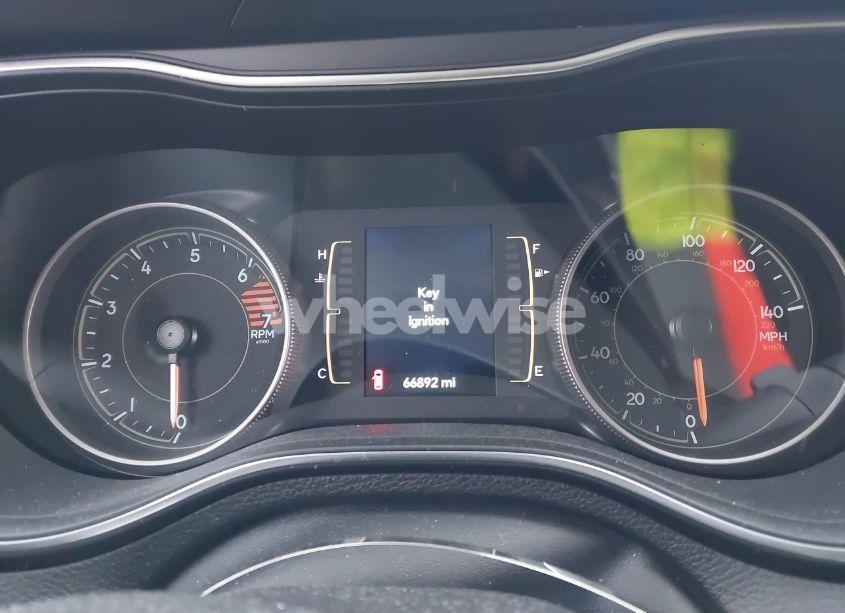 Photo 7 of 2019 Jeep Cherokee LATITUDE 4X4 (VIN 1C4PJMCB4KD425944)