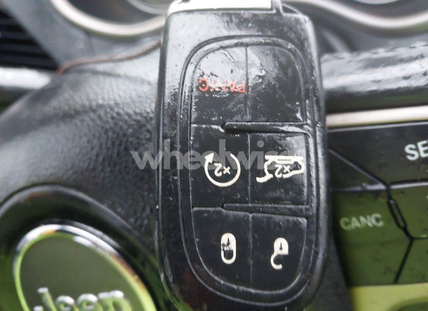 Photo 11 of 2014 Jeep Cherokee LATITUDE (VIN 1C4PJMCB5EW146964)