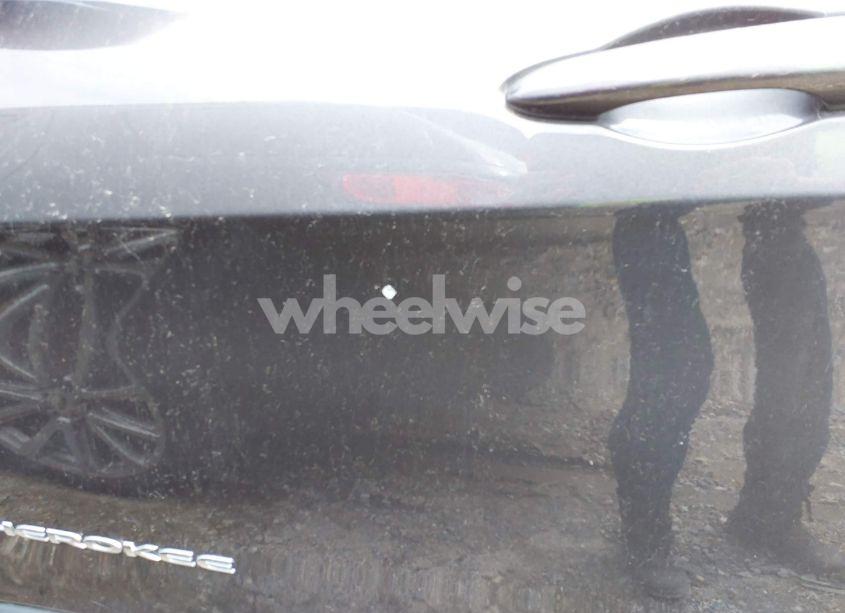 Photo 17 of 2014 Jeep Cherokee LATITUDE (VIN 1C4PJMCB5EW146964)