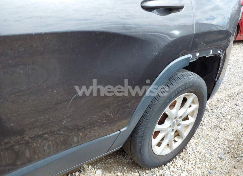 Photo 18 of 2014 Jeep Cherokee LATITUDE (VIN 1C4PJMCB5EW146964)