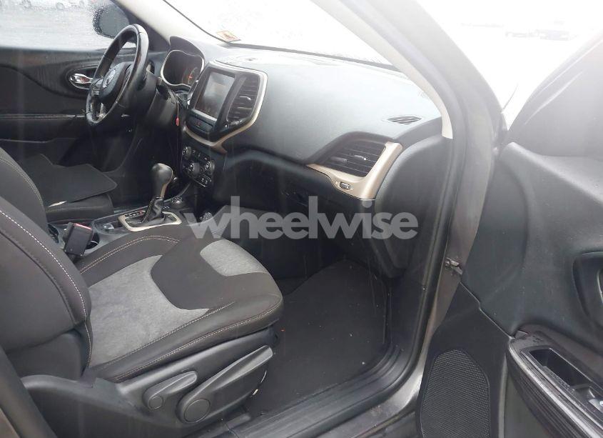 Photo 5 of 2014 Jeep Cherokee LATITUDE (VIN 1C4PJMCB5EW146964)