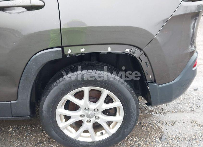 Photo 6 of 2014 Jeep Cherokee LATITUDE (VIN 1C4PJMCB5EW146964)