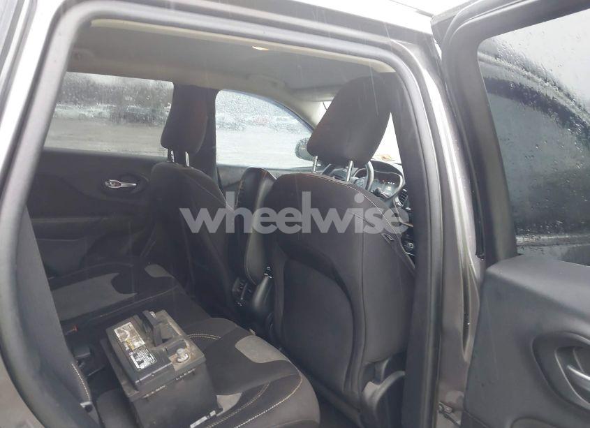 Photo 8 of 2014 Jeep Cherokee LATITUDE (VIN 1C4PJMCB5EW146964)