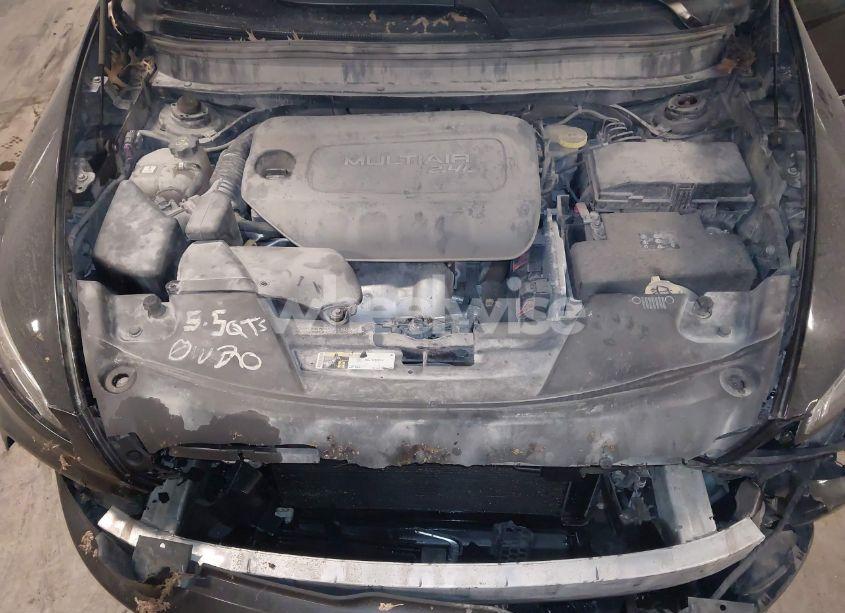 Photo 10 of 2015 Jeep Cherokee LATITUDE (VIN 1C4PJMCB5FW702496)