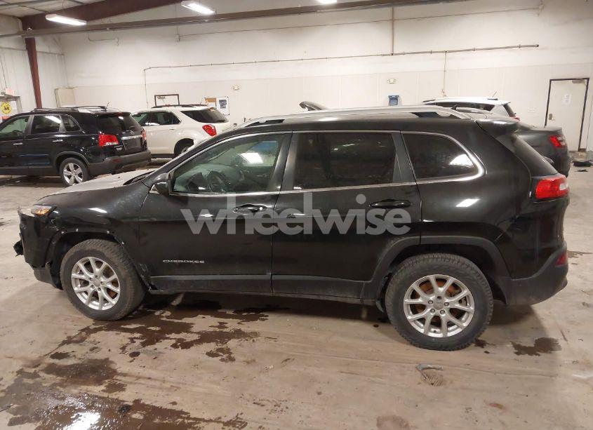 Photo 15 of 2015 Jeep Cherokee LATITUDE (VIN 1C4PJMCB5FW702496)