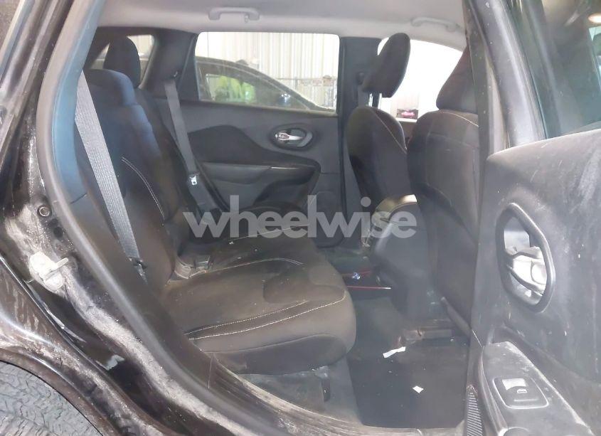 Photo 8 of 2015 Jeep Cherokee LATITUDE (VIN 1C4PJMCB5FW702496)