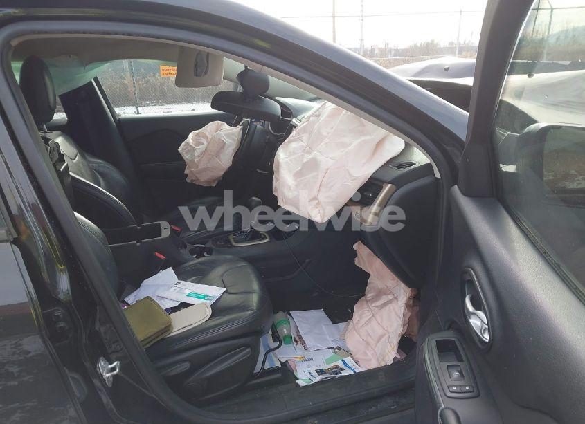 Photo 5 of 2015 Jeep Cherokee LATITUDE ALTITUDE (VIN 1C4PJMCB5FW750290)