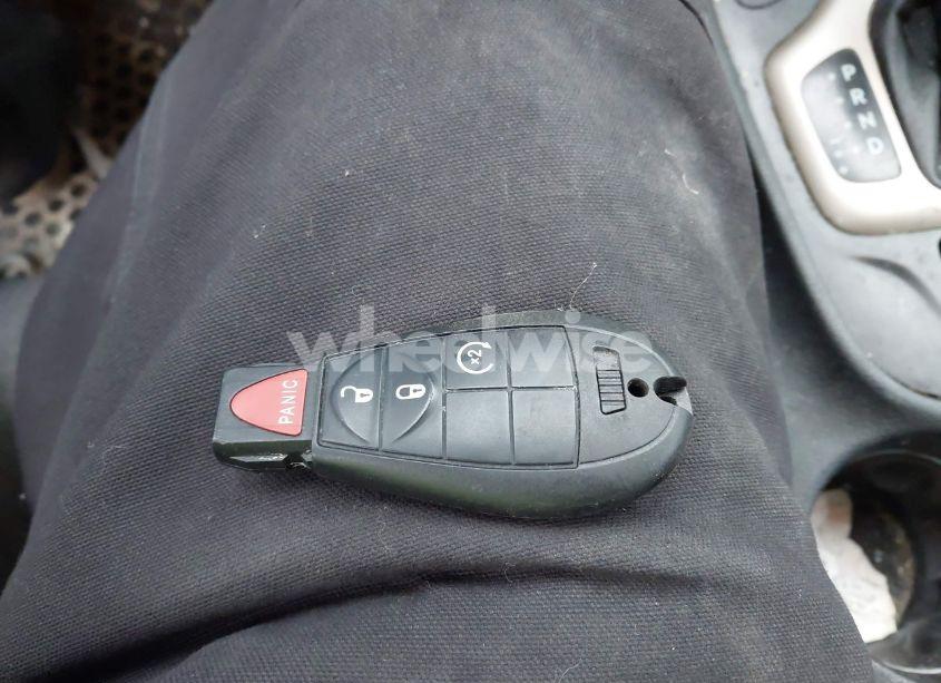 Photo 11 of 2015 Jeep Cherokee LATITUDE ALTITUDE (VIN 1C4PJMCB5FW756106)