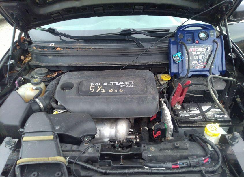 Photo 10 of 2015 Jeep Cherokee LATITUDE (VIN 1C4PJMCB5FW793138)