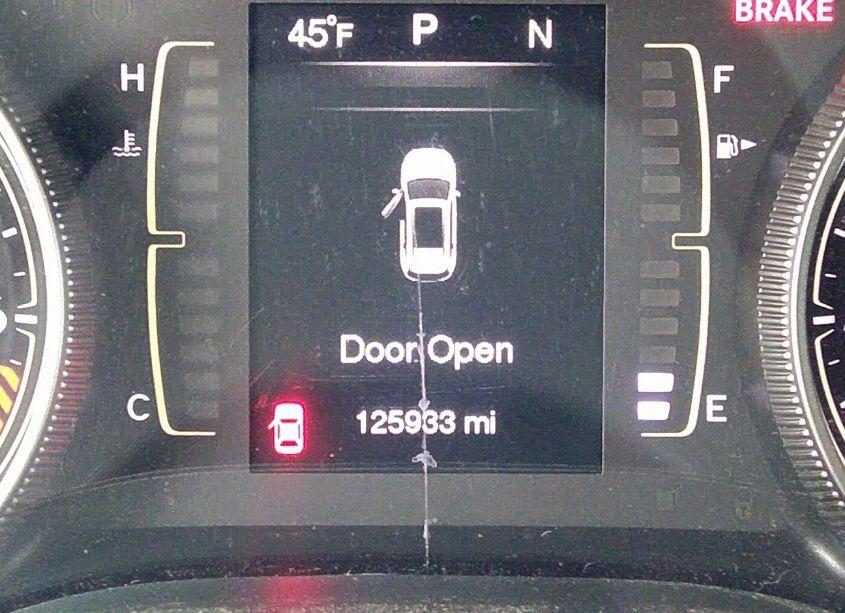 Photo 15 of 2015 Jeep Cherokee LATITUDE (VIN 1C4PJMCB5FW793138)