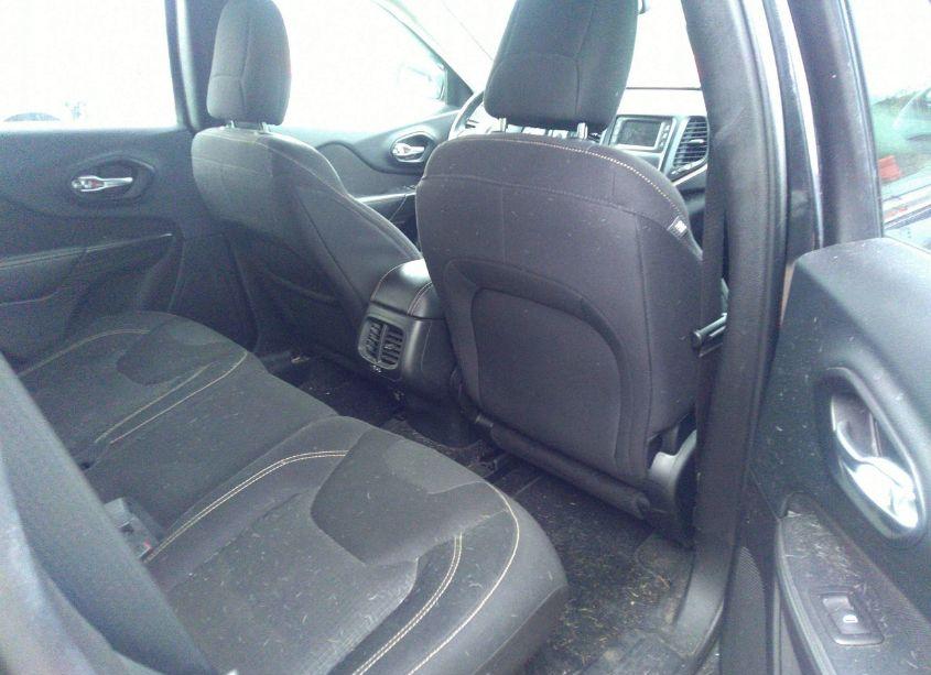 Photo 8 of 2015 Jeep Cherokee LATITUDE (VIN 1C4PJMCB5FW793138)