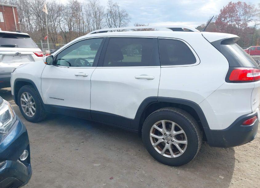 Photo 14 of 2016 Jeep Cherokee LATITUDE (VIN 1C4PJMCB5GW187646)