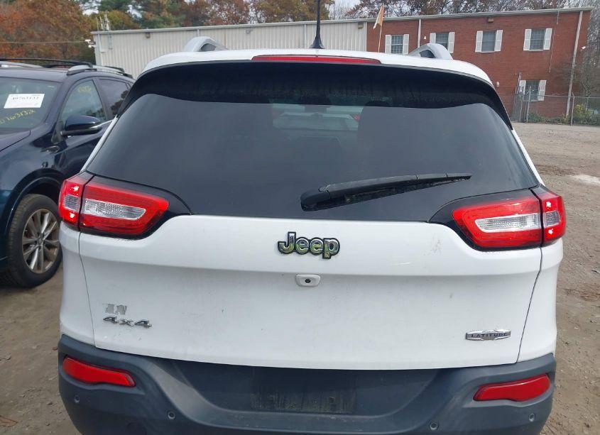 Photo 16 of 2016 Jeep Cherokee LATITUDE (VIN 1C4PJMCB5GW187646)