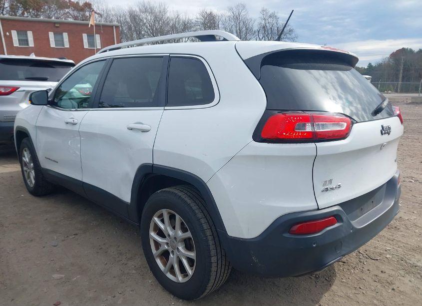 Photo 3 of 2016 Jeep Cherokee LATITUDE (VIN 1C4PJMCB5GW187646)