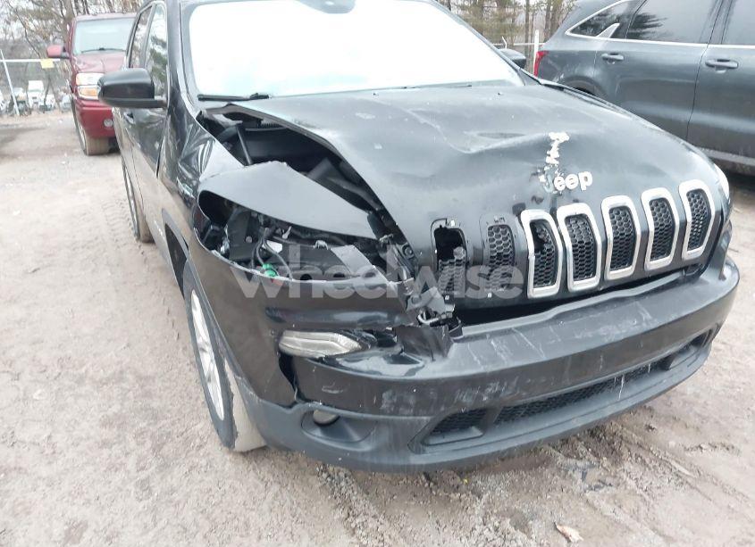 Photo 6 of 2016 Jeep Cherokee LATITUDE (VIN 1C4PJMCB5GW203392)