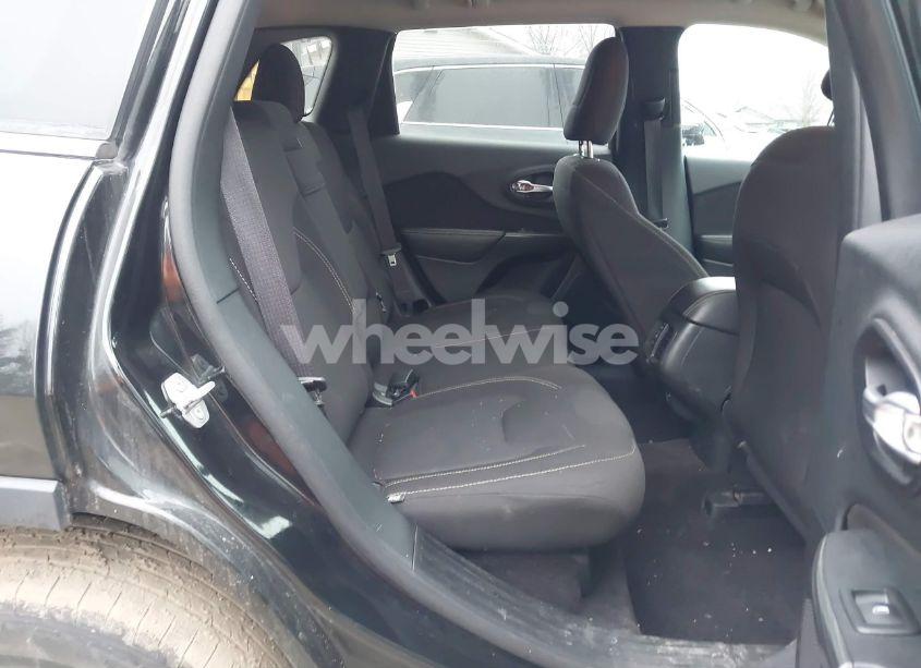 Photo 8 of 2016 Jeep Cherokee LATITUDE (VIN 1C4PJMCB5GW203392)